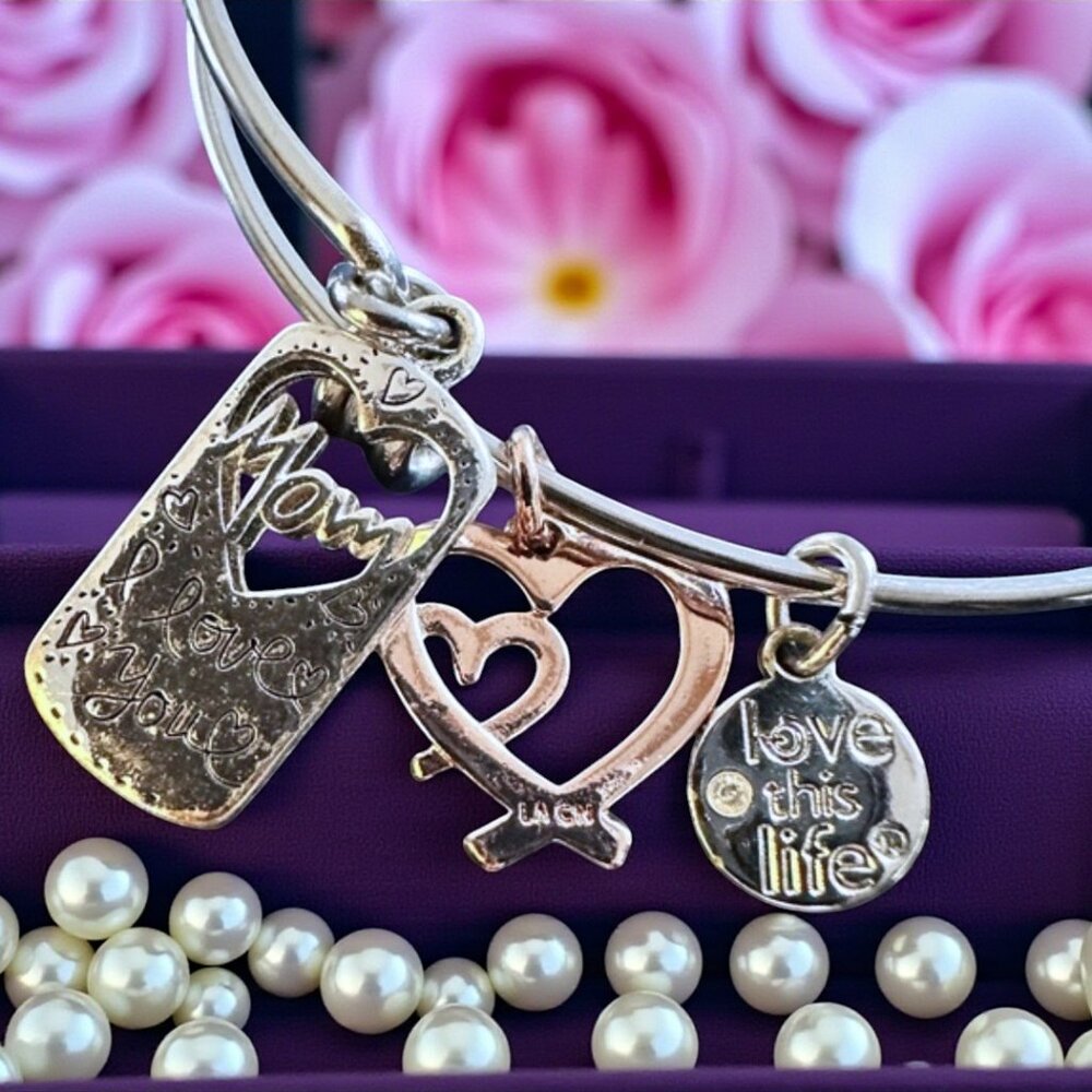 Love This Life โMomโ Silver adjustable two tone bracelet NWOT - Picture 4 of 8